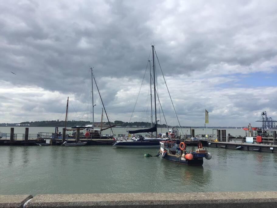 Travellers' Choice In Harwich-Essex Villa Exteriör bild