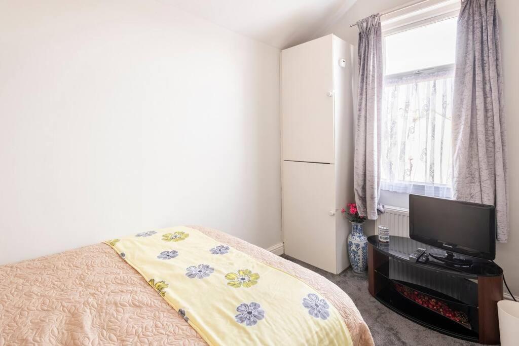 Travellers' Choice In Harwich-Essex Villa Exteriör bild