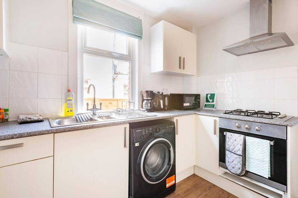 Travellers' Choice In Harwich-Essex Villa Exteriör bild