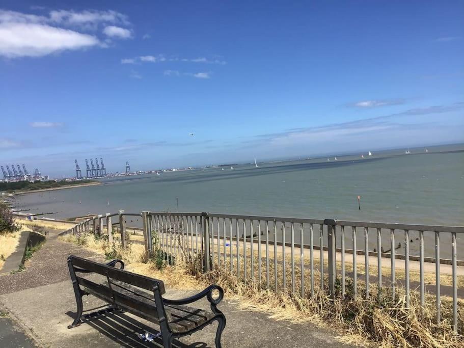 Travellers' Choice In Harwich-Essex Villa Exteriör bild