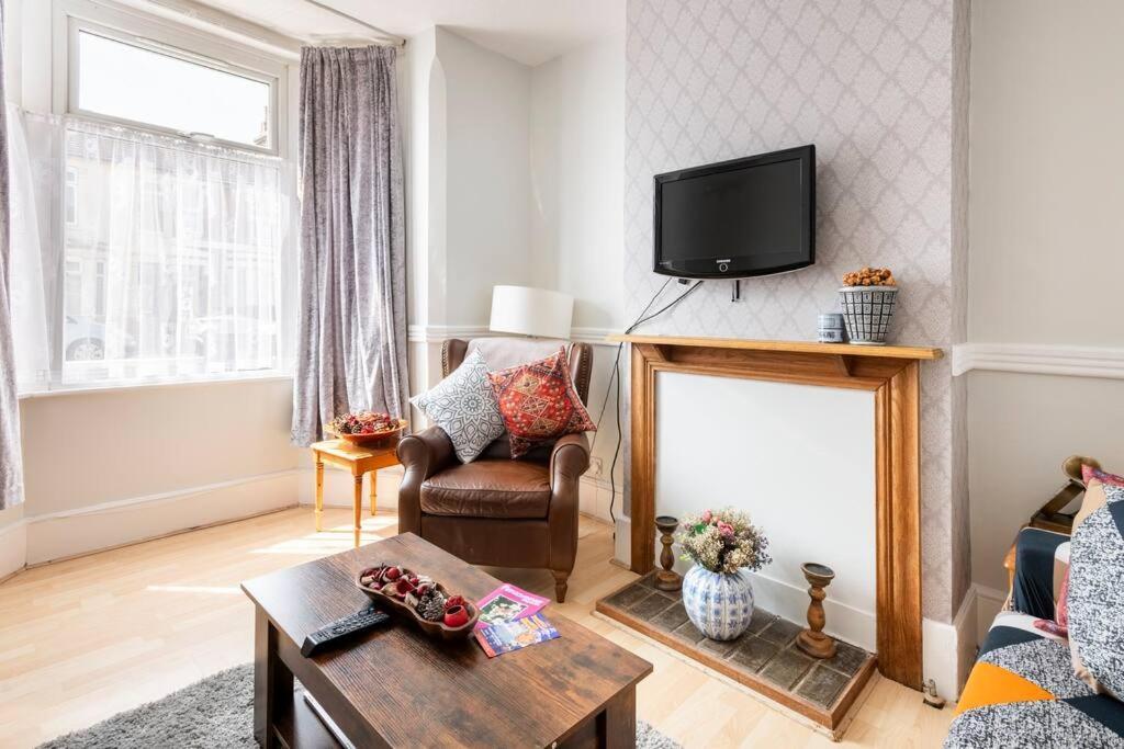 Travellers' Choice In Harwich-Essex Villa Exteriör bild