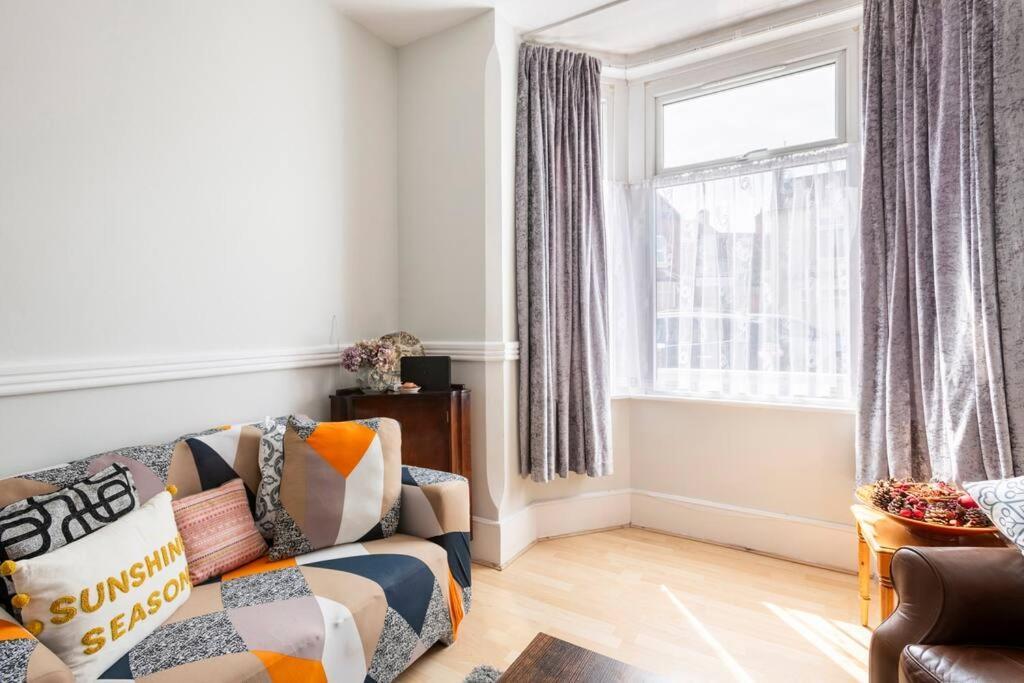 Travellers' Choice In Harwich-Essex Villa Exteriör bild