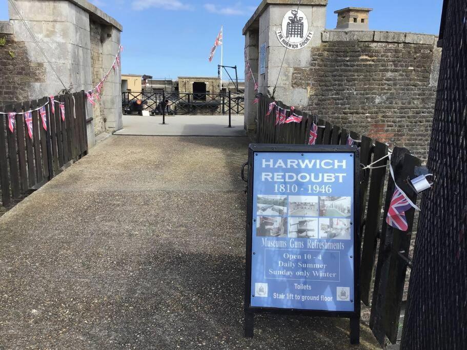 Travellers' Choice In Harwich-Essex Villa Exteriör bild