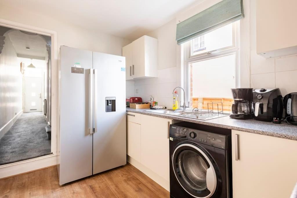 Travellers' Choice In Harwich-Essex Villa Exteriör bild